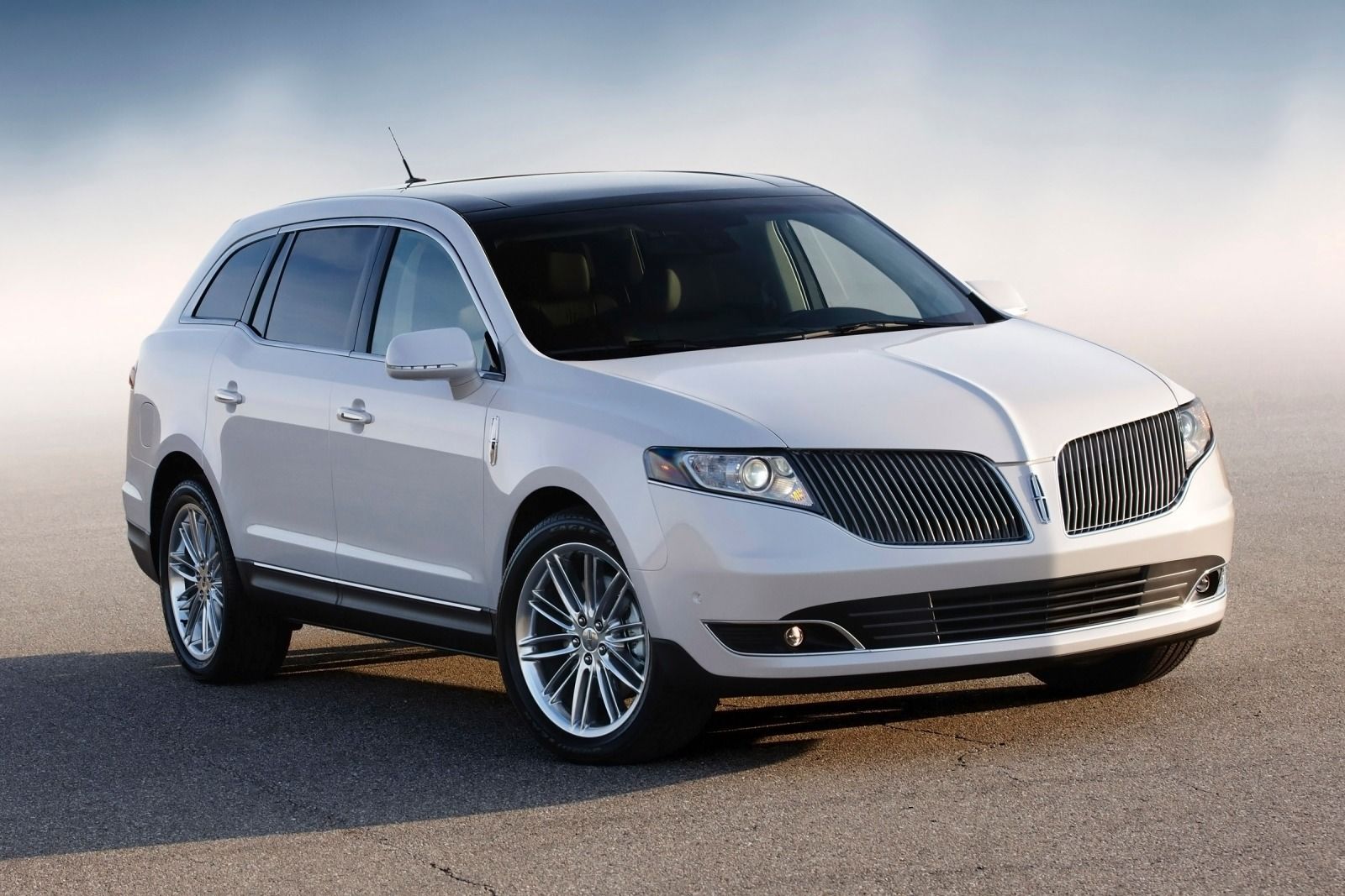 Comparison Lincoln MKC SUV 2015 vs